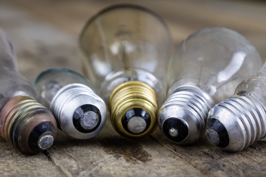 different types of light bulbs