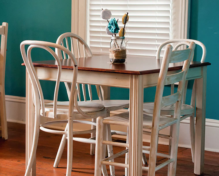 dining room table with a centerpiece