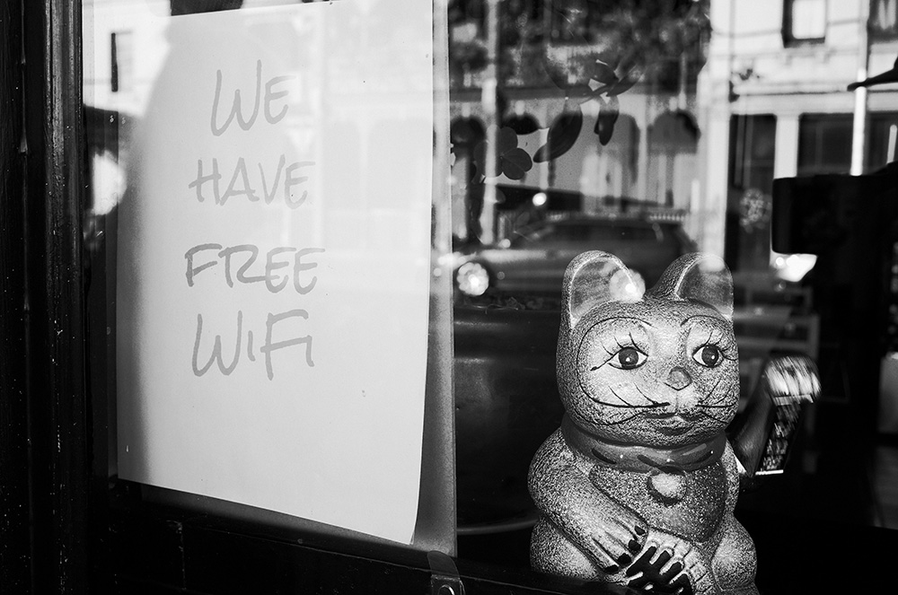 free wifi sign