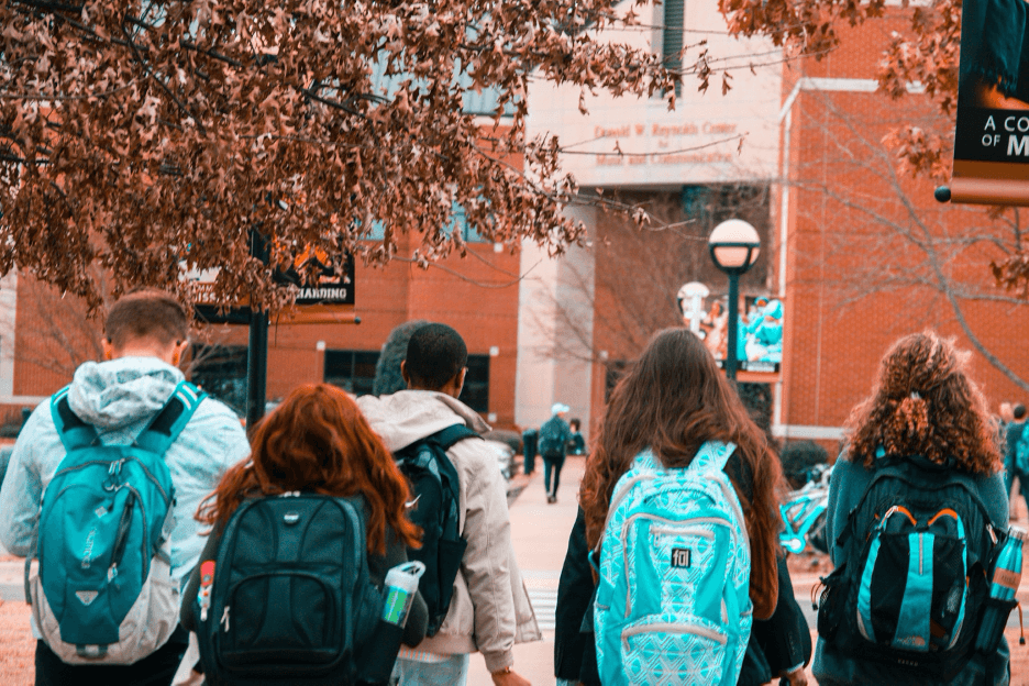 college students walking to class